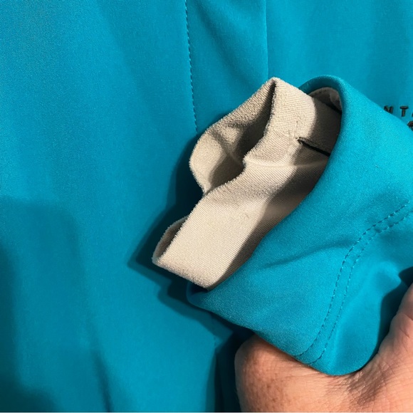 Women’s Small Mountain Hardwear Softshell Jacket - Picture 8 of 15